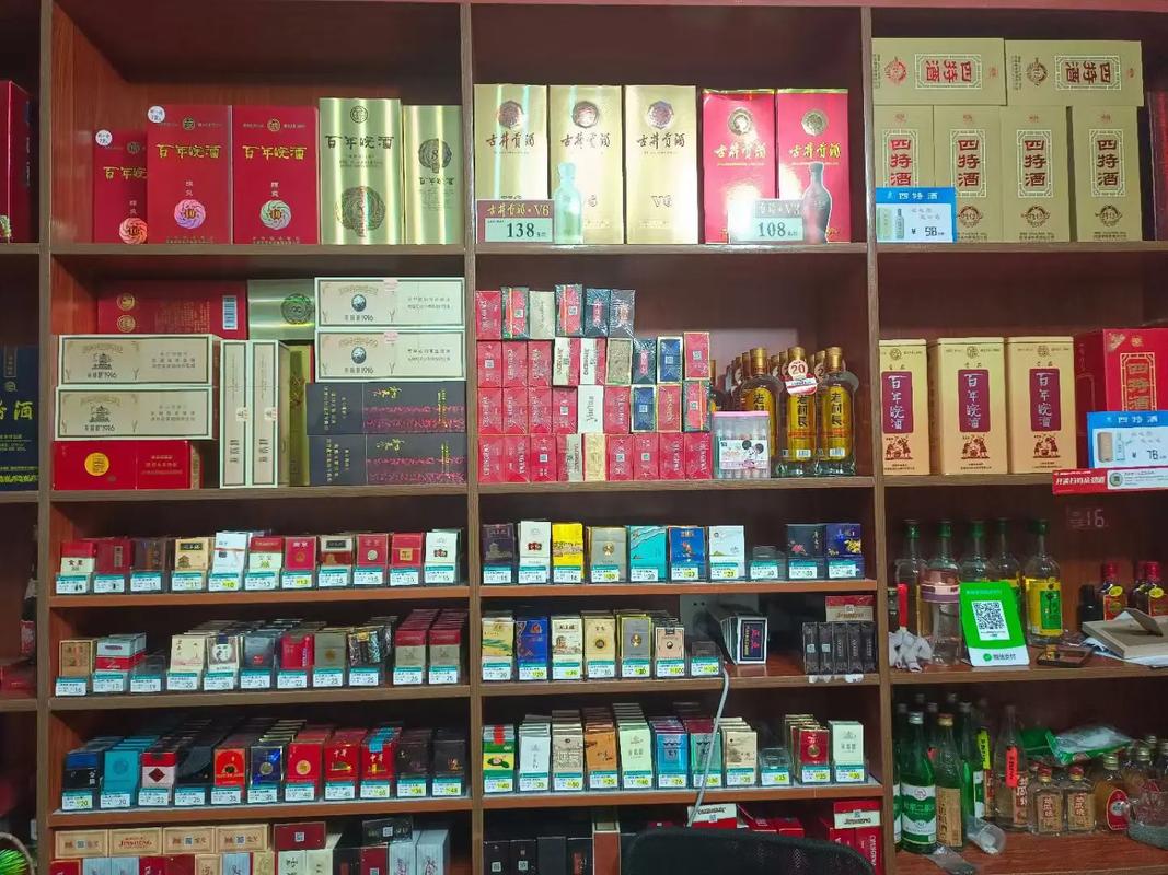 富阳香烟批发市场，烟海涌动，货源集散之地